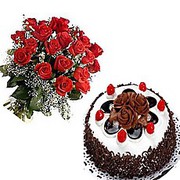 Buy On-line Red Roses with Black Forest Cake for Anniversary